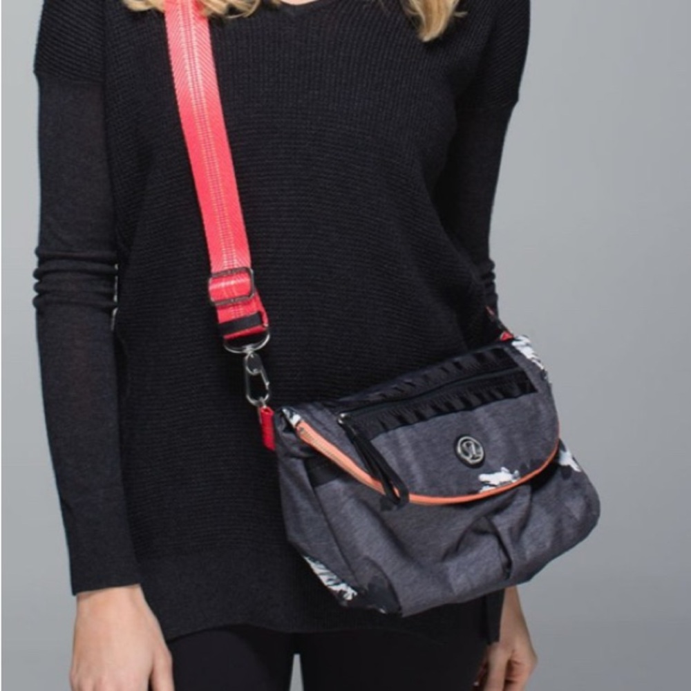 RARE NWOT Lululemon Festival Bag